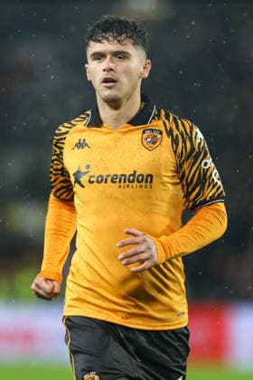 Hull City v Middlesbrough - Sky Bet Championship Ryan Giles of Hull City is in action during the Sky Bet Championship match between Hull City and Middlesbrough at the MKM Stadium in Kingston upon Hull, England, on December 5, 2025. Kingston upon Hull East Yorkshire United Kingdom  Copyright: xMIxNewsx originalFilename:fletcher-hullcity251205_npvjJ