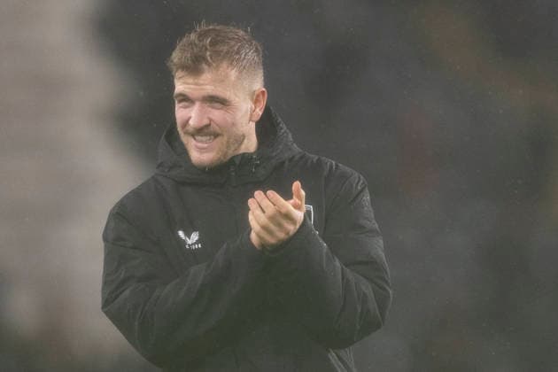 Hull City v Middlesbrough - Sky Bet Championship Riley McGree of Middlesbrough applauds the fans at the final whistle during the Sky Bet Championship match between Hull City and Middlesbrough at the MKM Stadium in Kingston upon Hull, England, on December 5, 2025. Kingston upon Hull East Yorkshire United Kingdom  Copyright: xMIxNewsx originalFilename:fletcher-hullcity251205_npgMM