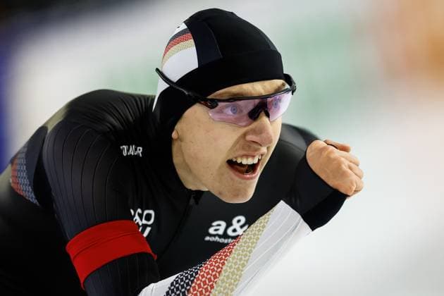 HEERENVEEN - Finn Sonnekalb (GER) during the 1000 meters on the second day of the ICU third World Cup Speed skating, Eisschnelllauf event at the Thialf Stadium. ANP VINCENT JANNINK xVIxANPxSportx xxANPxIVx 544073312 originalFilename: 544073312.jpg