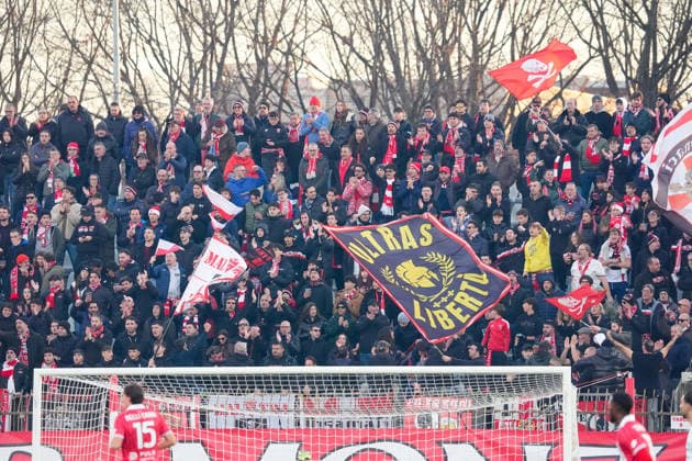 I tifosi dell AC Monza durante la partita tra Monza e Sud Tirol del Campionato italiano di calcio Serie BKT 2025 2026 , Lunedi 8 Dicembre 2025, - calcio ( Photo by Alessio Morgese LaPresse)  Copyright: xAlessioxMorgesex LaPressex