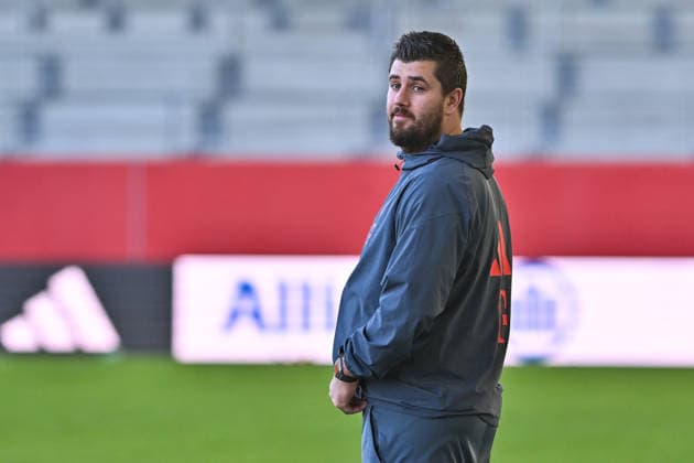 Uefa Youth League: FC Bayern München - Sporting CP; 09.12.2025 MUNICH, GERMANY - 09. DECEMBER: im Bild Peter GAYDAROV Trainer FC Bayern München U19 Einzelfoto Freisteller während dem Match zwischen der U19 des FC Bayern München und der U19 von Sporting Lissabon am 6. Spieltag der UEFA Youth League Ligaphase am FC Bayern Campus Copyright: xBEAUTIFULxSPORTS Goldbergx