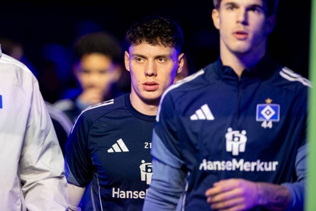 Hamburg, 3. Dezember 2025 - Fußball, DFB-Pokal 2025 26, Hamburger SV - Holstein Kiel: Nicolai Remberg (Hamburger SV, 21) DFL REGULATIONS PROHIBIT ANY USE OF PHOTOGRAPHS AS IMAGE SEQUENCES AND OR QUASI-VIDEO.