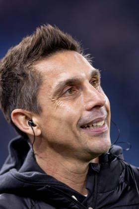 Hamburg, 3. Dezember 2025 - Fußball, DFB-Pokal 2025 26, Hamburger SV - Holstein Kiel: Marcel Rapp (Holstein Kiel, Trainer) DFL REGULATIONS PROHIBIT ANY USE OF PHOTOGRAPHS AS IMAGE SEQUENCES AND OR QUASI-VIDEO.