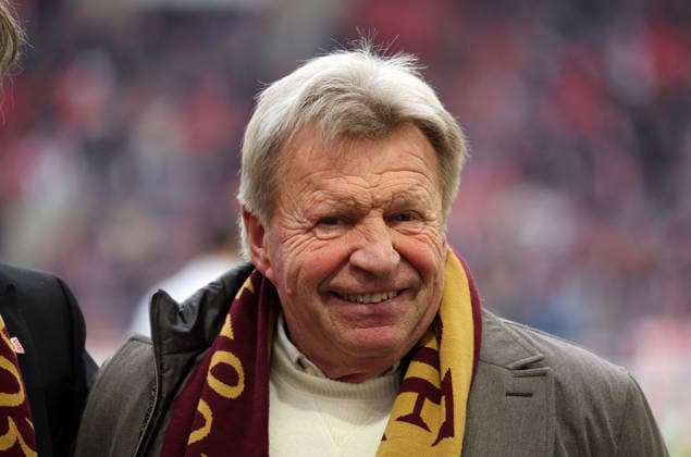 06.12.25 VfB Stuttgart - FC Bayern München Deutschland, Stuttgart, 06.12.2025, Fussball, Bundesliga, Saison 2025 2026, VfB Stuttgart - FC Bayern München: Bernd Förster.