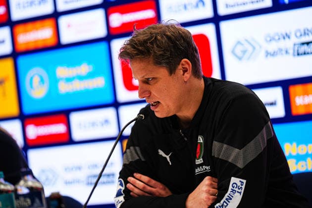 Nicolej Krickau (Fuechse Berlin, Trainer) GER, SG Flensburg-Handewitt vs. Fuechse Berlin, Handball, Bundesliga, Spieltag 16, Saison 2026 2026, 11.12.2025 GER, SG Flensburg-Handewitt vs. Fuechse Berlin, Handball, Bundesliga, Spieltag 16, Saison 2026 2026, 11.12.2025 Flensburg Copyright: xEibner-Pressefoto MarcelxvonxFehrnx EP_MFN