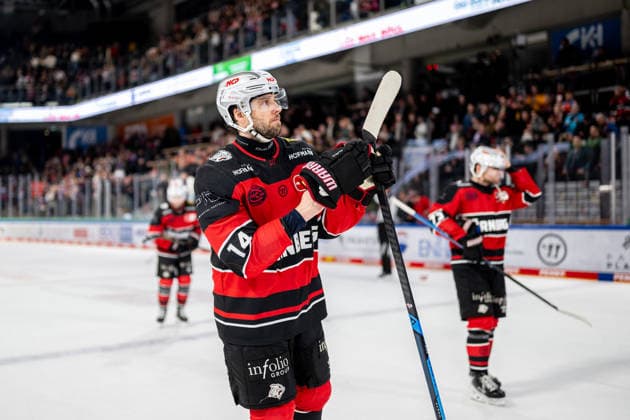 12.12.2025 - Eishockey - Saison 2025 2026 - Penny DEL - Nürnberg Ice Tigers Icetigers - Löwen Frankfurt - ThHa - xthxhax - Cole Maier (14, Nürnberg Ice Tigers, NIT ) Jubel, Freude