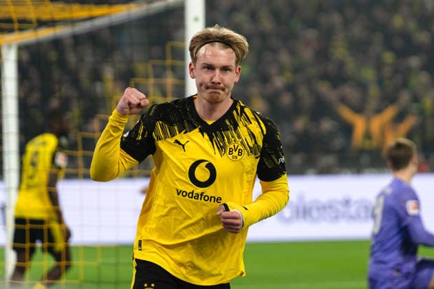 Deutschland: 1. Bundesliga 2025 26, 15. Spieltag - Borussia Dortmund vs. Borussia M gladbach - 19.12.2025 - Signal Iduna Park (Dortmund, Nordrhein-Westfalen) Tor zum 1:0 durch Julian Brandt (Borussia Dortmund, 10) Torjubel Freude über Tor Copyright: xCelinaxLeiersx