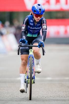 Belgian Fleur Moors pictured in action during the women s elite race of the World Cup cyclocross cycling event in Antwerp on Saturday 20 December 2025, the fifth stage (out of 12) of the UCI World Cup competition. JASPERxJACOBS  x150388302x
