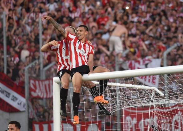 Platense vs Estudiantes Foto: FOTOBAIRES Trofeo de Campeones. Copyright: xJuanxJosexGarciaxJuanxJosexGarciax