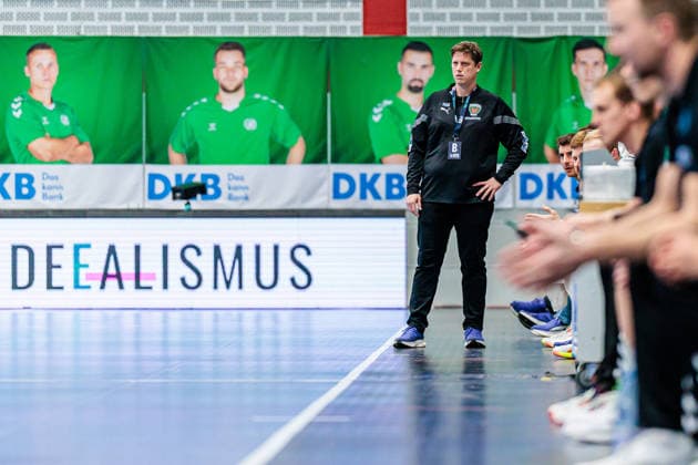 Nicolej Krickau (Fuechse Berlin, Trainer) GER, GWD Minden vs. Fuechse Berlin, Handball, 1. Bundesliga, 18. Spieltag, Spielzeit 2025 2026, 21.12.2025 GER, GWD Minden vs. Fuechse Berlin, Handball, 1. Bundesliga, 18. Spieltag, Spielzeit 2025 2026, 21.12.2025 Luebbecke Copyright: xEibner-Pressefoto JanxRollingerx EP_JSK