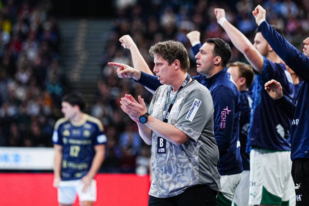 Nicolej Krickau (Fuechse Berlin, Trainer) GER, Handball Verein Hamburg vs. Fuechse Berlin, Handball, 1. Bundesliga, Spieltag 24, Saison 2025 2026, 23.12.2025 GER, Handball Sport Verein Hamburg vs. Fuechse Berlin, Handball, 1. Bundesliga, Spieltag 24, Saison 2025 2026, 23.12.2025 Hamburg Copyright: xEibner-Pressefoto MarcelxvonxFehrnx EP_MFN
