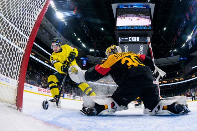 251229 Liam Danielsson of Sweden scores the 1-7 goal behind goaltender Lukas Stuhrmann of Germany during the 2026 IIHF World Junior Championship game between Germany and Sweden on December 29, 2025 in Saint Paul. Photo: Joel Marklund BILDBYRAN kod JM JM0764 bbeng ishockey Ice hockey, Eishockey jvm junior-vm u20 2026 iihf world junior championship world juniors tyskland germany sverige sweden Copyright: JOELxMARKLUND BB251229JM057