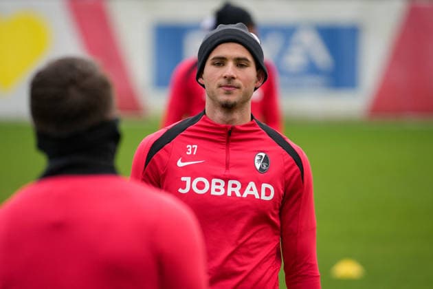 Fussball, Bundesliga, Herren, Training SC Freiburg - Europa-Park-Stadion, Europa Park Stadion,: Max Rosenfelder (SC Freiburg, 37) Freiburg Europa Park Stadion Baden-Württemberg Deutschland Copyright: xFINLEYxMÖRCHx