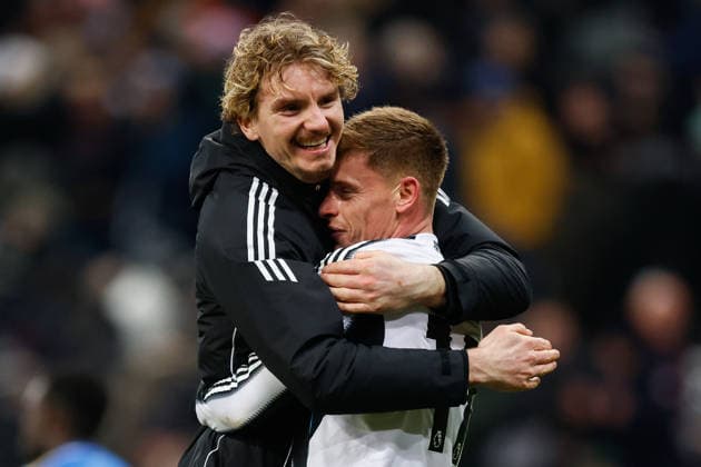 Newcastle United v Leeds United, Premier League Harvey Barnes and Nick Woltemade of Newcastle United at full time 4-3 during the Premier League match between Newcastle United and Leeds United at St. James s Park, Newcastle, UK on 7 January 2026. Newcastle St. James s Park Tyne and Wear UK Editorial use only DataCo restrictions apply See www.football-dataco.com , Copyright: xCraigxCowanx PSI-23535-0097