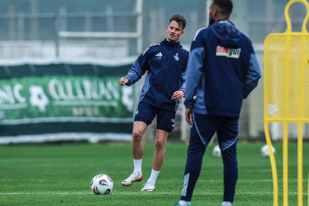 Fussball, 3.Liga Saison 2025 2026 Training MSV Duisburg Trainingslager MSV Duisburg 08.01.2026, Titanic Deluxe Golf Belek Christian Viet (MSV Duisburg, 10) Belek Titanic Deluxe Golf Belek Türkei