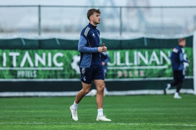 Fussball, 3.Liga Saison 2025 2026 Training MSV Duisburg Trainingslager MSV Duisburg 08.01.2026, Titanic Deluxe Golf Belek Ben Schlicke (MSV Duisburg, 40) Belek Titanic Deluxe Golf Belek Türkei