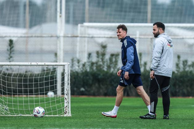 Fussball, 3.Liga Saison 2025 2026 Training MSV Duisburg Trainingslager MSV Duisburg 08.01.2026, Titanic Deluxe Golf Belek Christian Viet (MSV Duisburg, 10) Belek Titanic Deluxe Golf Belek Türkei