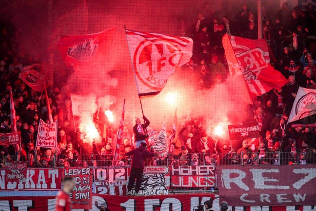 Fußball, 1. Bundesliga, 20260110, 1. FC Heidenheim 1846 - 1. FC Köln. Im Bild Fans Köln Pyro. Heidenheim Voith Arena Baden-Württemberg Deutschland Copyright: Passion2Press MarkusxFischerx