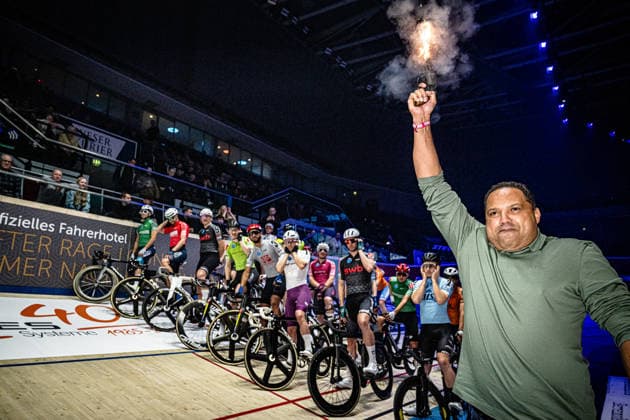 AILTON: Sixdays Bremen 2026 Starting Shoot - AILTON Final Race - Querformat - quer - horizontal - Landscape - Event Veranstaltung: Sixdays Bremen 2026 - Category Kategorie: Cycling - Track cycling, Rad, Radsport, Bahnrad, Bahn Sixdays - Elite Men - Location Ort: Europe Germany - Bremen - ÖVB Arena - Discipline: Madison - Distance: 1 hour - Date Datum: 12.01.2026 Monday Day 4 -