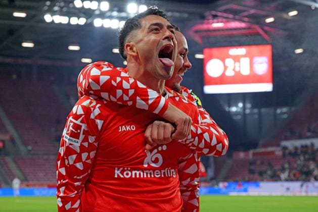 Mainz, Deutschland 13. Januar 2026: 1. BL - 2025 2026 - FSV Mainz 05 vs. 1. FC Heidenheim Im Bild: Torschütze Nadiem Amiri (Mainz) freut sich mit Armindo Sieb (Mainz) über sein Tor zum 2:0. DFL regulations prohibit any use of photographs as image sequences and or quasi-video Mewa Arena Rheinland - Pfalz Copyright: xFotostandx xRacochax