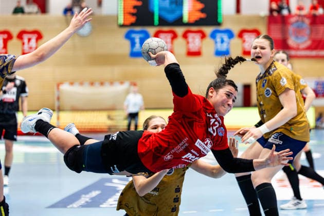 Sport Bilder des Tages 14.01.2026, GER, Handball, Frauen, Saison 2025 2026, Alsco 1.Bl, 13.Spieltag, Thueringer HC - Buxtehuder SV Giulia Guarieiro (Thueringer HC,13) 99947 Bad Langensalza Salza Halle Sporthalle Mehrz Thüringen Deutschland