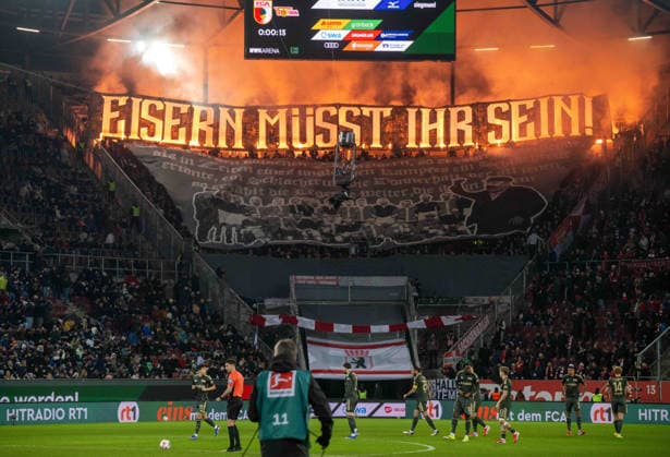 Fußball, Herren, Saison 2025 26, 1. Bundesliga (17. Spieltag), FC Augsburg - 1. FC Union Berlin, Fans von Union mit Choreografie, 15.01. 2026, Copyright: xMatthiasxKochx
