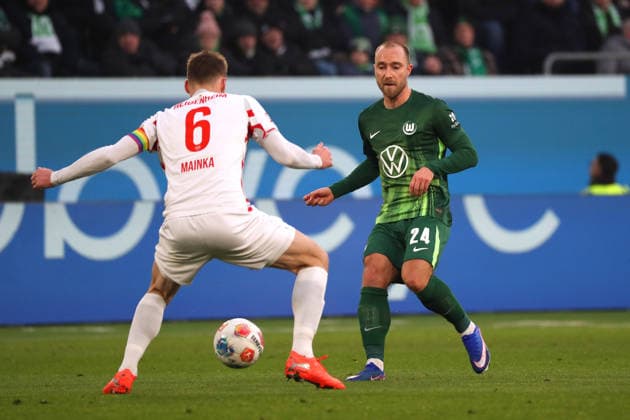VfL vs. Heidenheim, 1. BL Wolfsburg, 17.01.2026, Fußball, Herren, Saison 2025 2026, 1. BL, VfL Wolfsburg vs. 1. FC Heidenheim: Patrick Mainka (1.FC Heidenheim), Christian Eriksen (VfL Wolfsburg) (DFL DFB REGULATIONS PROHIBIT ANY USE OF PHOTOGRAPHS as IMAGE SEQUENCES and or QUASI-VIDEO) Volkswagen Arena Niedersachsen Deutschland