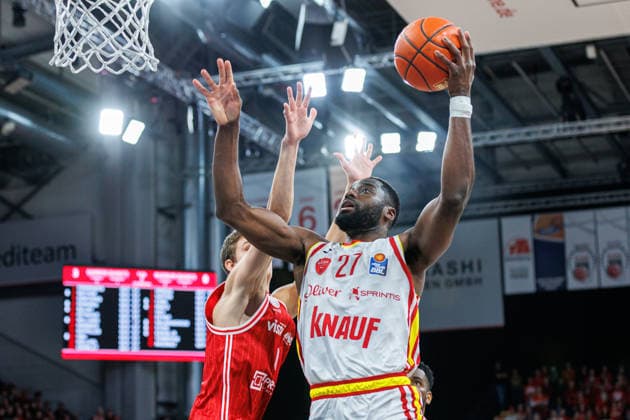 Richard Balint (BMA365 Bamberg Baskets, 11), Eddy Edigin Jr (Fit One Wuerzburg Baskets, 27), BMA365 Bamberg Baskets vs. Fitness First Wuerzburg Baskets, Basketball, easyCredit BBL, 16. Spieltag, 17.01.2026 BMA365 Bamberg Baskets vs. Fitness First Wuerzburg Baskets, Basketball, easyCredit BBL, 16. Spieltag, 17.01.2026 Bamberg Copyright: xEibner-Pressefoto G.xSantemizx EP_EER