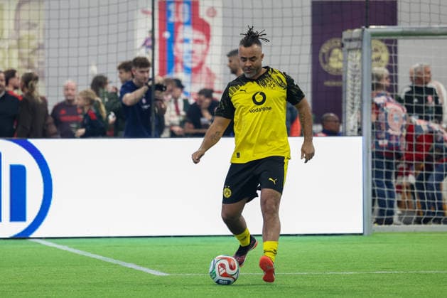 Patrick Owomoyela (Borussia Dortmund Legends, 25), GER, FC Bayern Legends Cup 2026, Fussball, Legenden Turnier, 18.01.2026, GER, FC Bayern Legends Cup 2026, Fussball, Legenden Turnier, 18.01.2026 Muenchen Copyright: xEibner-Pressefoto JennixMaulx EP_JML