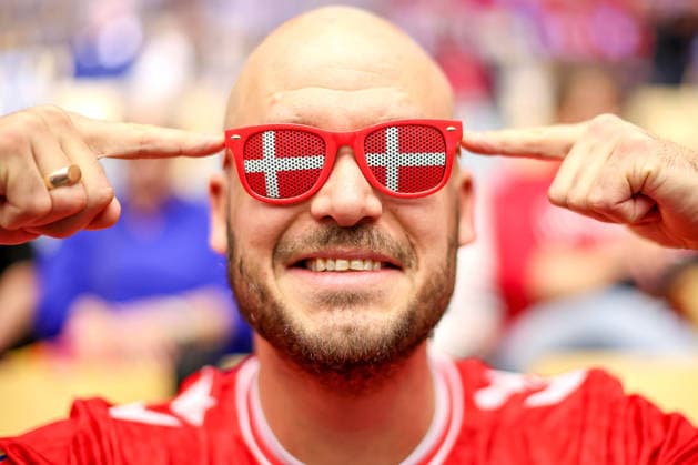 18.01.2026, Handball, Men s EHF EURO 2026, Dänemark - Rumänien, Jyske Bank Boxen in Herning, Dänemark, Preliminary Round: Feature Gute Laune Stimmung Emotionen Fans Handballfans Zuschauer Besucher Dänische Danamarkfans Dänemark