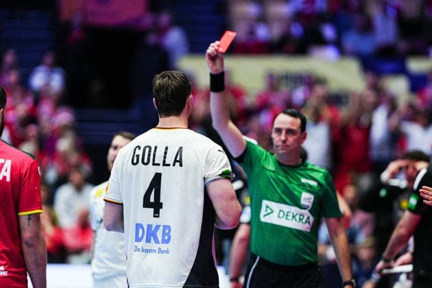 Rote Karte Platzverweis Johannes Golla (Deutschland, 04) DEN, Deutschland vs. Portugal, Handball, EHF Europameisterschaft 2026, Hauptrunde, Spieltag 1, 22.01.2026 DEN, Deutschland vs. Portugal, Handball, EHF Europameisterschaft 2026, Hauptrunde, Spieltag 1, 22.01.2026 Herning Copyright: xEibner-Pressefoto MarcelxvonxFehrnx EP_MFN