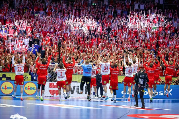 22.01.2026, Handball, Men s EHF EURO 2026, Frankreich - Dänemark, Jyske Bank Boxen in Herning, Dänemark, Main Round: Abschlussjubel nach dem Sieg Dänemarks gegen Frankreich. Dänemark