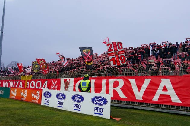 I tifosi dell AC Monza durante la partita tra Monza e Pescara del Campionato italiano di calcio Serie BKT 2025 2026 , Sabato 24 Gennaio 2026, - calcio ( Photo by Alessio Morgese LaPresse)  Copyright: xAlessioxMorgese LaPressex