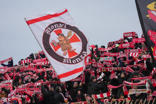 I tifosi dell AC Monza durante la partita tra Monza e Pescara del Campionato italiano di calcio Serie BKT 2025 2026 , Sabato 24 Gennaio 2026, - calcio ( Photo by Alessio Morgese LaPresse)  Copyright: xAlessioxMorgese LaPressex