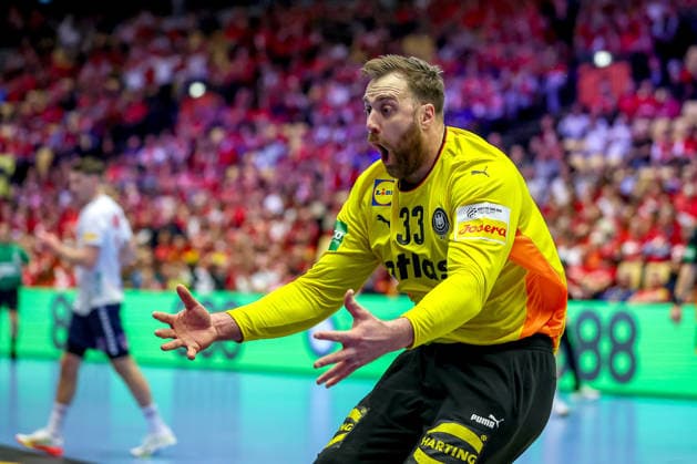 24.01.2026, Handball, Men s EHF EURO 2026, Deutschland - Norwegen, Jyske Bank Boxen in Herning, Dänemark, Main Round: Andreas Wolff (Germany 33) gestikulierend auf dem Spielfeld Dänemark