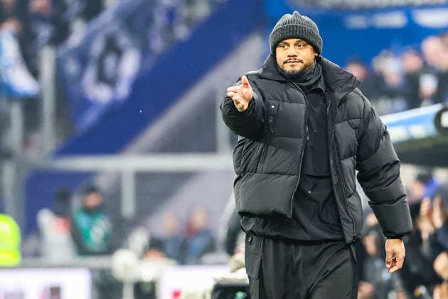 1. Bundesliga - Hamburger SV - FC Bayern München am 31.01.2026 im Volksparkstadion in Hamburg Trainer Vincent Kompany (Muenchen) gestikuliert