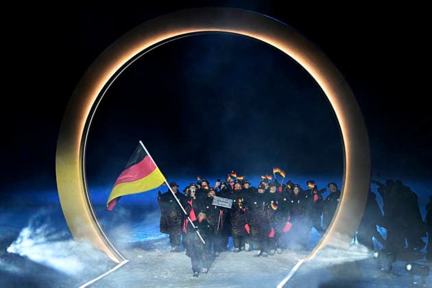 SCHMID Katharina Team Deutschland Fahnenträgerin der Deutschen Mannschaft in Predazzo Olympische Eroeffnungsfeier 2026 in Predazzo Olympics - Olympische Winterspiele 2026 Mailand - Cortina 06 - 22 Februar 2026 in Italien am 06.02.2026 in Predazzo