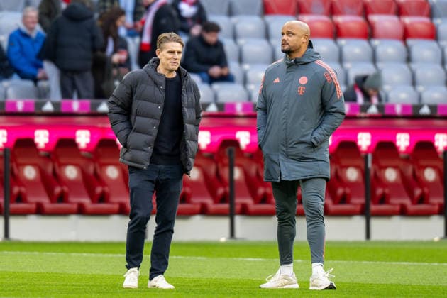 Christoph Freund, Sportdirektor FC Bayern Muenchen, Cheftrainer Vincent Kompany (FC Bayern Muenchen) kommen auf den Platz, FC Bayern Muenchen - TSG Hoffenheim, Fussball, Bundesliga, 21. Spieltag, 08.02.2026 DFB regulations prohibit any use of photographs as image sequences and or quasi-video Muenchen Bayern Deutschland