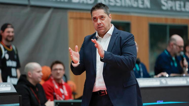 Im Bild: Head-Coach Sasa Filipovski (Wuerzburg Baskets) 11.02.2026, Fitness First Wuerzburg Baskets vs. Unicaja Malaga, Basketball Champions League, Round of 16, Group K, 4. Spieltag, Deutschland, 97072, tectake-Arena Wuerzburg, Copyright: HMBxMedia xJulienxBecker