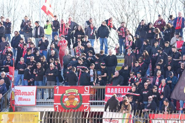 I tifosi dell AC Monza durante la partita tra AC Monza e SS Juve Stabia del Campionato italiano di calcio Serie BKT 2025 2026 , Domenica 15 Febbraio 2026, - calcio ( Photo by Alessio Morgese LaPresse)  Copyright: xAlessioxMorgesex LaPressex