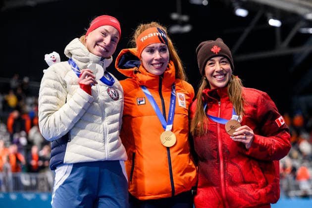 260220 Ragne Wiklund of Norway, Antoinette Rijpma-de Jong of Netherlands and Valerie Maltais of Canada celebrate with their medals after the women s 1500 meter Speed skating, Eisschnelllauf during day 14 of the 2026 Winter Olympics on February 20, 2026 in Milan. Photo: Emma Wallskog BILDBYRAN kod EW EW0645 skridskor speed skating Olympic Games, Olympische Spiele, Olympia, OS olympics winter olympics os ol olympiska spel vinter-os olympiske leker milano cortina 2026 milan cortina 2026 milano cortina 2026 olympic games milano cortina 2026 winter olympic games milano cortina-os milano cortina-ol vinter-ol 14 bbeng jubel celebration norge guld gold os-guld silver bronze brons Copyright: EMMAxWALLSKOG BB260220EW059