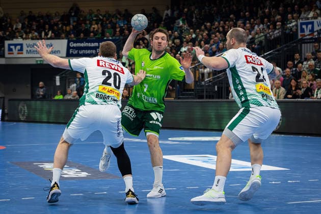 20.02.2026, xovx, Handball Daikin Handball Bundesliga, HSG Wetzlar - SC DHfK Leipzig v.l. William Bogojevic (SC DHfK Leipzig), Dominik Mappes (HSG Wetzlar), Moritz Preuss (SC DHfK Leipzig) Wetzlar Buderus-Arena Hessen Deutschland (DE)