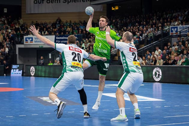 20.02.2026, xovx, Handball Daikin Handball Bundesliga, HSG Wetzlar - SC DHfK Leipzig v.l. William Bogojevic (SC DHfK Leipzig), Dominik Mappes (HSG Wetzlar), Moritz Preuss (SC DHfK Leipzig) Wetzlar Buderus-Arena Hessen Deutschland (DE)