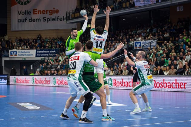 20.02.2026, xovx, Handball Daikin Handball Bundesliga, HSG Wetzlar - SC DHfK Leipzig v.l. Stefan Cavor (HSG Wetzlar), William Bogojevic (SC DHfK Leipzig), Josip Simic (HSG Wetzlar), Marko Mamic (SC DHfK Leipzig), Moritz Preuss (SC DHfK Leipzig) Wetzlar Buderus-Arena Hessen Deutschland (DE)