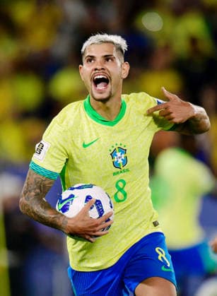 RIO DE JANEIRO, BRAZIL - SEPTEMBER 4: Bruno Guimaraes of Brazil celebrates after scoring his team third goal ,during the FIFA World Cup, WM, Weltmeisterschaft, Fussball 2026 Qualifier match between Brazil and Chile at Maracana Stadium on September 4, 2025 in Rio de Janeiro, Brazil. (Photo by ) SPO 