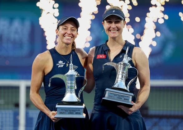 Sieger Gabriela Dabrowski und Luisa Stefani mit Pokal, Trophae, Damen Doppel, Women s Doubles, Siegerehrung, Presentation Dubai Duty Free Tennis Championships, Dubai, U.A.E. Copyright: xJuergenxHasenkopfx