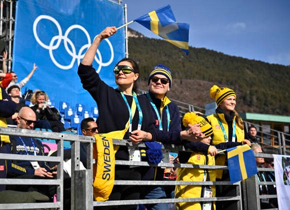 VAL DI FIEMME, ITALY 20260222 Crown Princess Victoria, Prince Daniel, Prince Oscar and Princess Estelle watch the women s 5km at the Tesero cross-country skiing stadium during the Winter Olympics in Val di Fiemme, Italy.