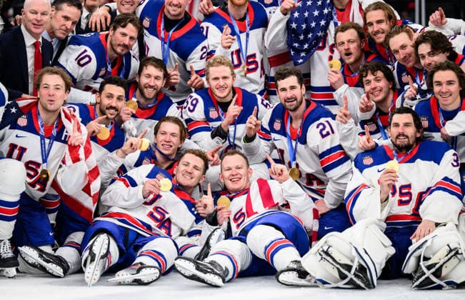 260222 Matthew Tkachuk and Brady Tkachuk of USA celebrate with the team after after the men s Ice hockey, Eishockey final between Canada and USA during day 16 of the 2026 Winter Olympics on February 22, 2026 in Milan. Photo: Joel Marklund BILDBYRAN kod JM JM0802 bbeng ishockey ice hockey Olympic Games, Olympische Spiele, Olympia, OS olympics winter olympics os ol olympiska spel vinter-os olympiske leker milano cortina 2026 milan cortina 2026 milano cortina 2026 olympic games milano cortina 2026 winter olympic games milano cortina-os milano cortina-ol vinter-ol final usa united states canada kanada jubel Copyright: JOELxMARKLUND BB260222JM089