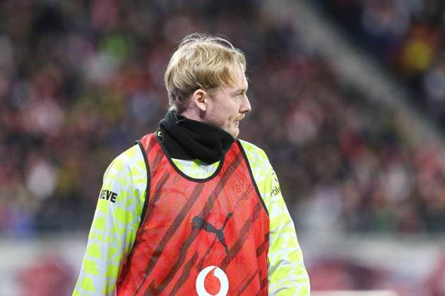 Leipzig, Sachsen, Deutschland, 21.02.2026: Red-Bull-Arena: 23. Spieltag, Saison 2025 26, 1. Fußball-Bundesliga: RB Leipzig - Borussia Dortmund: Julian Brandt (10, BVB) Copyright: xdtsxNachrichtenagenturx dts_108021