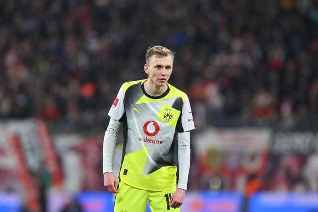 Leipzig, Sachsen, Deutschland, 21.02.2026: Red-Bull-Arena: 23. Spieltag, Saison 2025 26, 1. Fußball-Bundesliga: RB Leipzig - Borussia Dortmund: Maximilian Beier (14, BVB) Copyright: xdtsxNachrichtenagenturx dts_107992